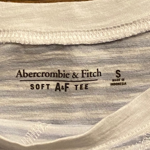 A&F cargo joggers and Soft AF boatneck t shirt. - Picture 4 of 14